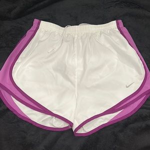 white nike shorts
